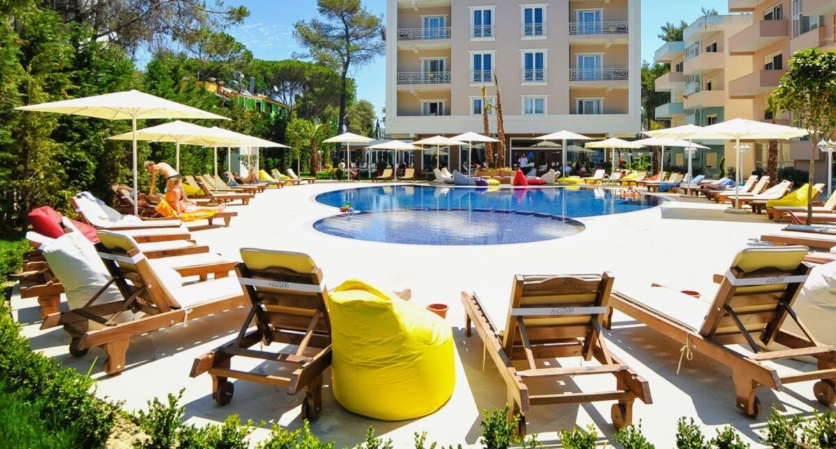 Sandy Beach w Albanii — widok hotelu